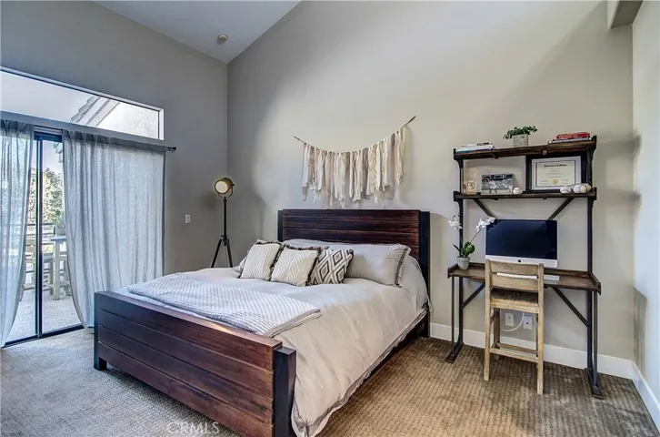 Master Retreat with volume ceilings & plenty of room for office niche!