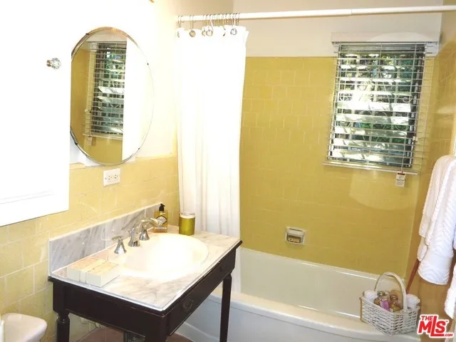 3137 Midvale Avenue, Los Angeles, California 90034