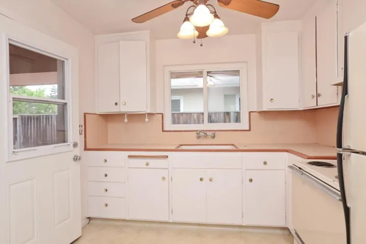 717 Ehrhorn Avenue, Mountain View, California 94041
