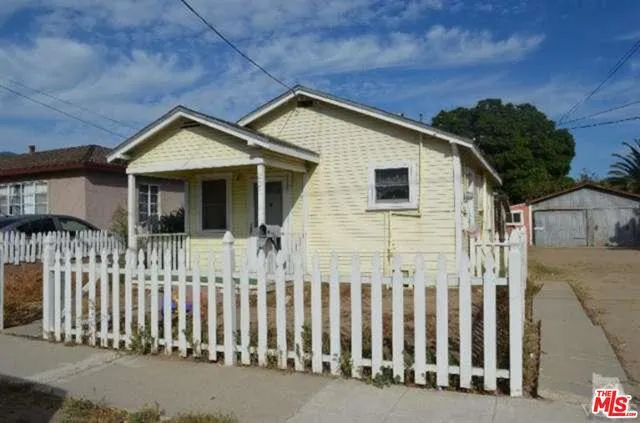 221 S 10th Street, Santa Paula, California 93060