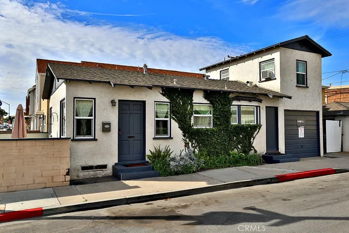 223 1/2 32nd Street B, Newport Beach, California 92663