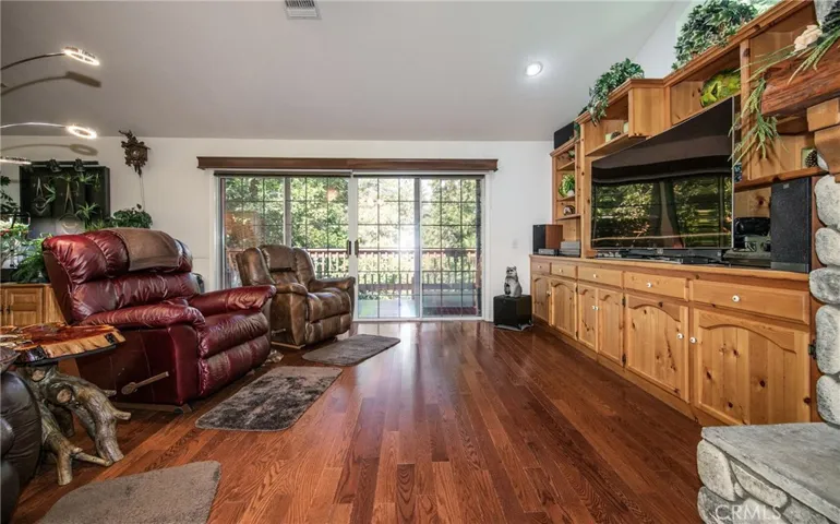 620 Acacia Drive, Crestline, California 92325