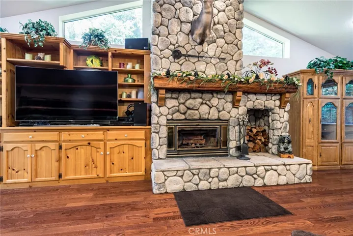 620 Acacia Drive, Crestline, California 92325