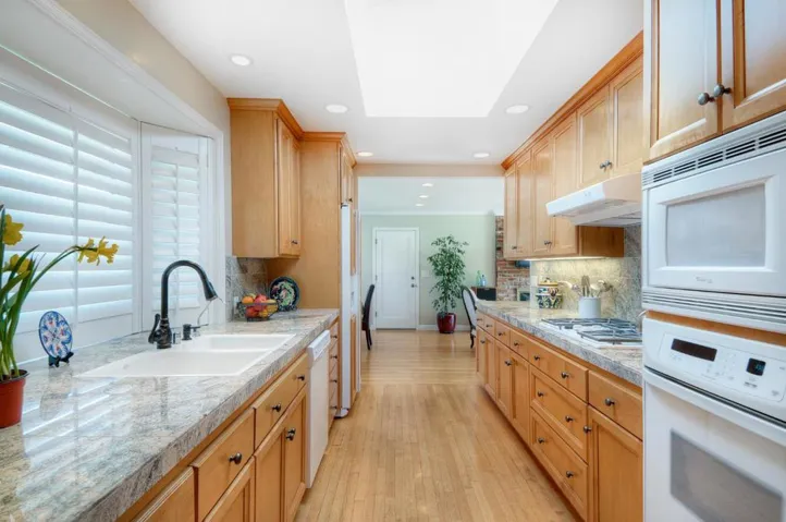 18812 Aspesi Drive, Saratoga, California 95070