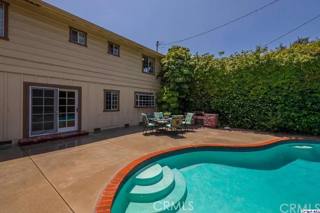 2505 Lambert Drive, Pasadena, California 91107