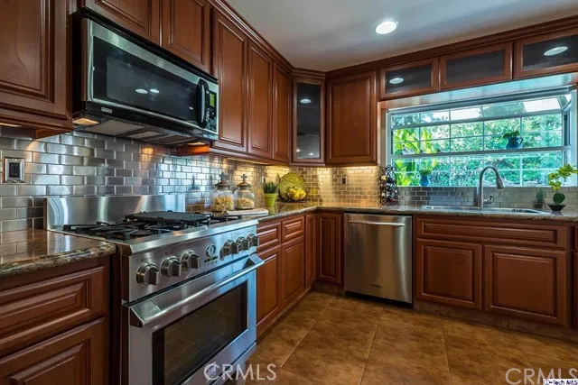 2505 Lambert Drive, Pasadena, California 91107