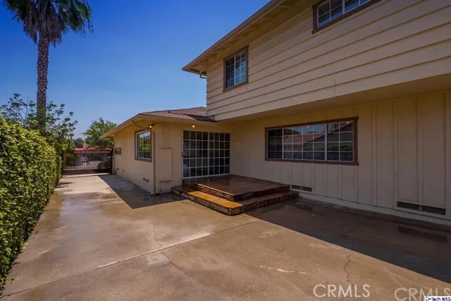 2505 Lambert Drive, Pasadena, California 91107