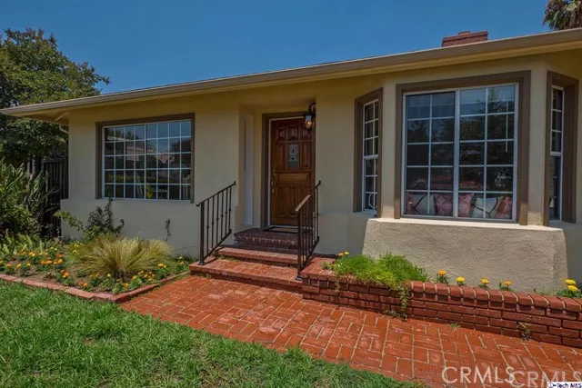 2505 Lambert Drive, Pasadena, California 91107