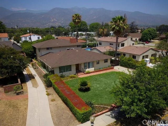 2505 Lambert Drive, Pasadena, California 91107