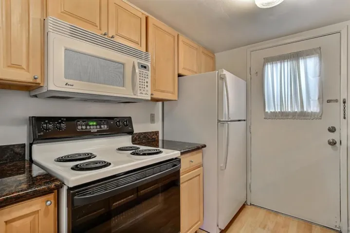 236 E Red Oak Drive P, Sunnyvale, California 94086