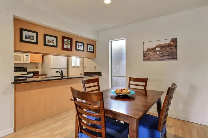 236 E Red Oak Drive P, Sunnyvale, California 94086