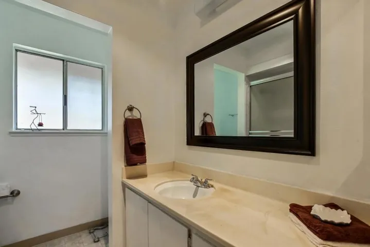 236 E Red Oak Drive P, Sunnyvale, California 94086
