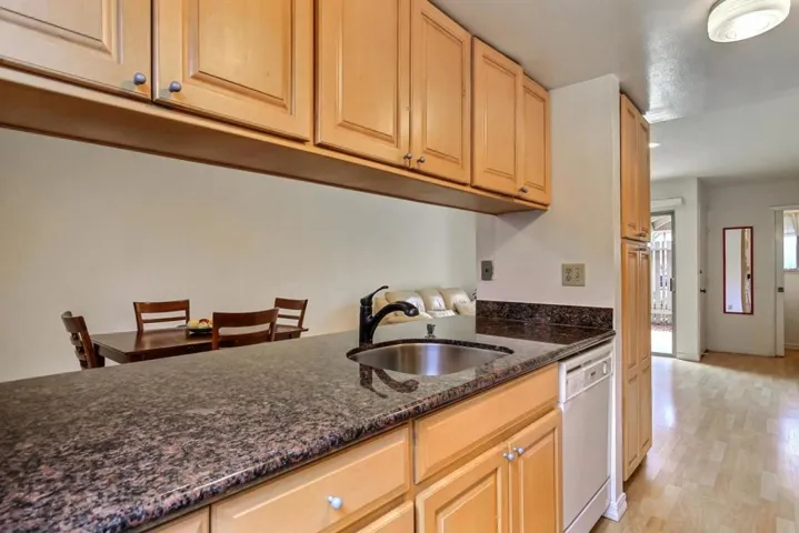 236 E Red Oak Drive P, Sunnyvale, California 94086