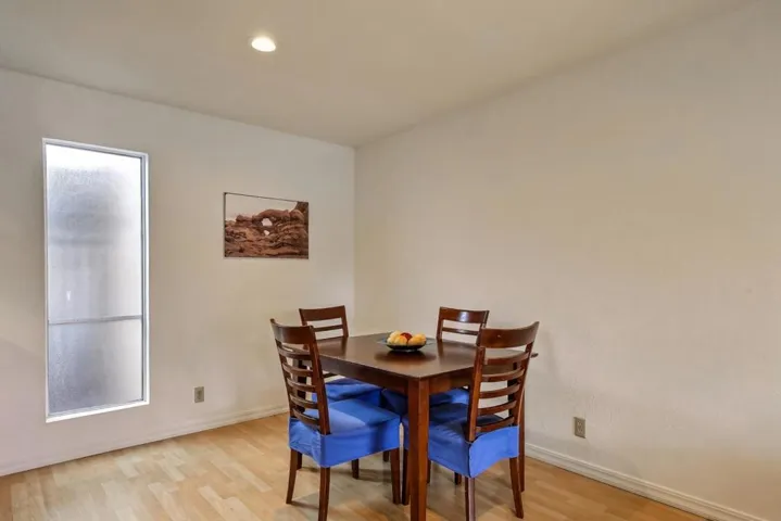 236 E Red Oak Drive P, Sunnyvale, California 94086