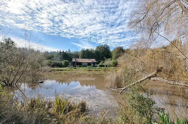 495 Larsen Road, Aptos, California 95003