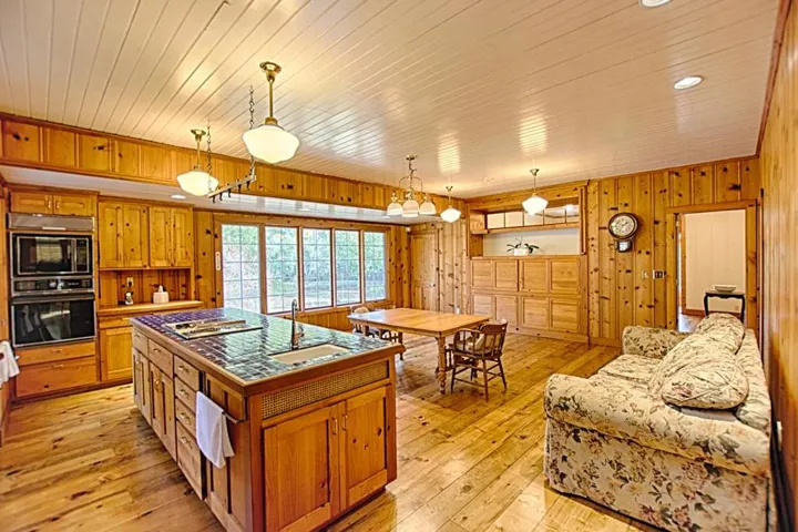 495 Larsen Road, Aptos, California 95003