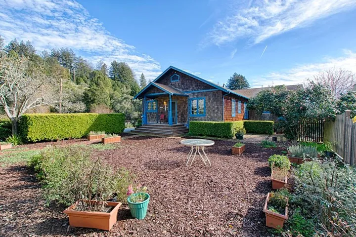 495 Larsen Road, Aptos, California 95003