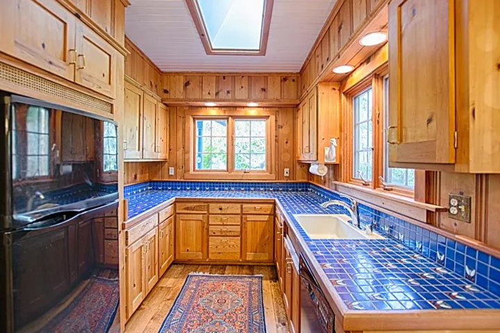 495 Larsen Road, Aptos, California 95003