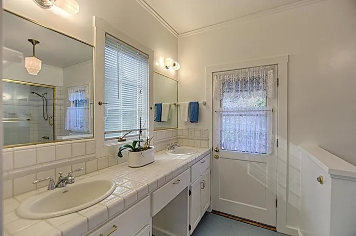 495 Larsen Road, Aptos, California 95003