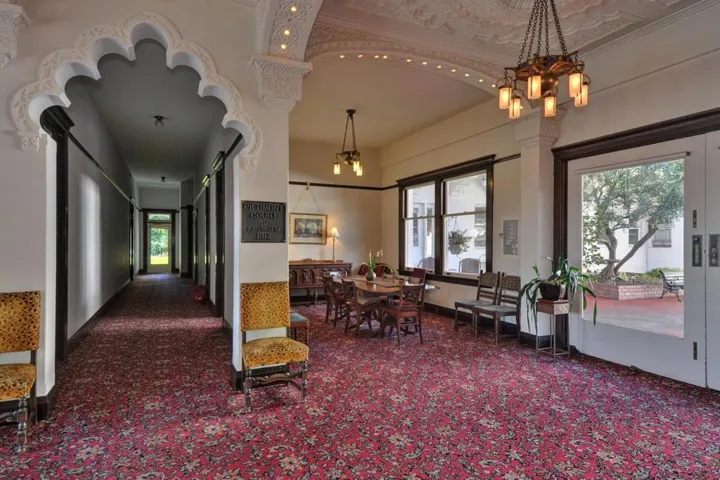 260 High Street 206, Santa Cruz, California 95060
