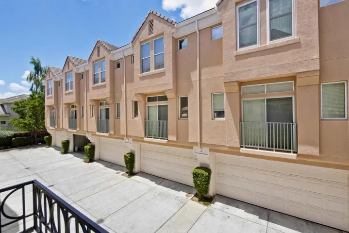 135 Frederick Court, Mountain View, California 94043