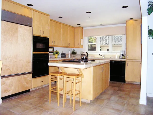 890 Pinetree Lane, Aptos, California 95003
