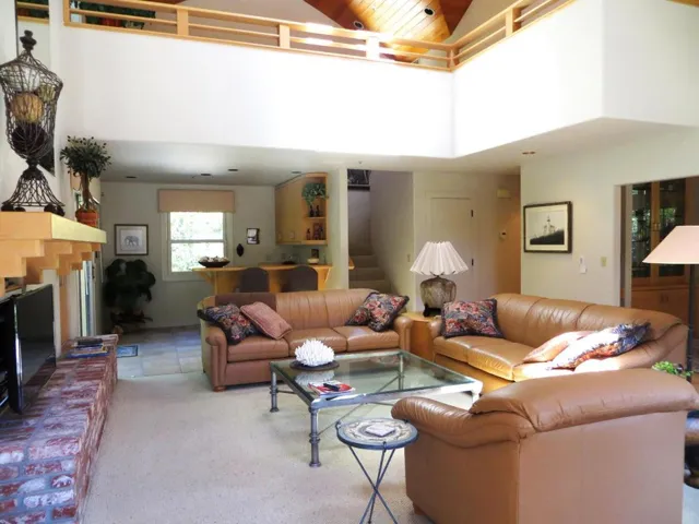 890 Pinetree Lane, Aptos, California 95003