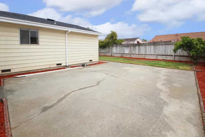 61 Shady Oaks Drive, Watsonville, California 95076