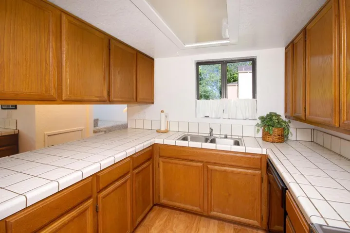 8 Seacliff Drive, Aptos, California 95003