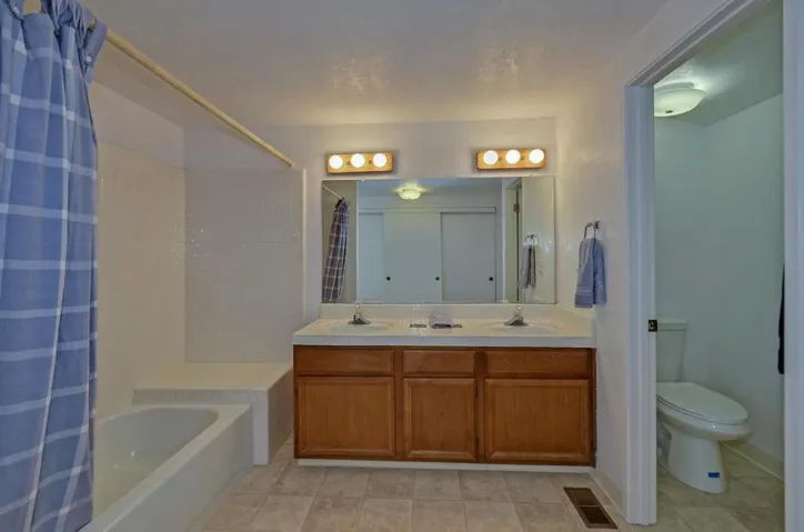 8 Seacliff Drive, Aptos, California 95003