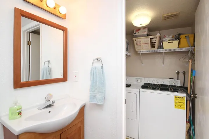 8 Seacliff Drive, Aptos, California 95003