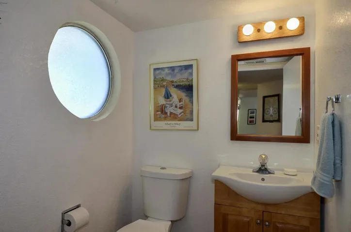 8 Seacliff Drive, Aptos, California 95003