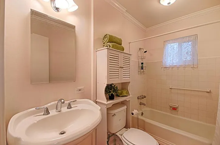 1890 Wharf Road, Capitola, California 95010