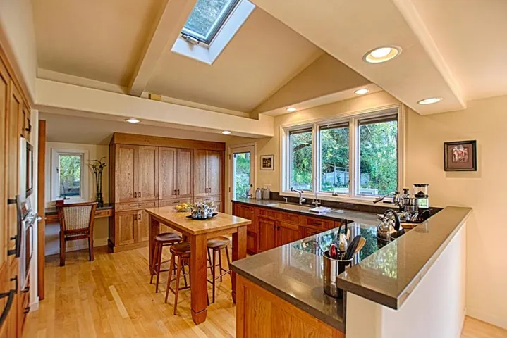 2222 Ocean Street, Santa Cruz, California 95060