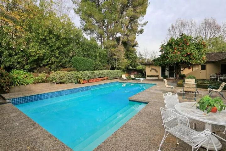940 Continental Drive, Menlo Park, California 94025