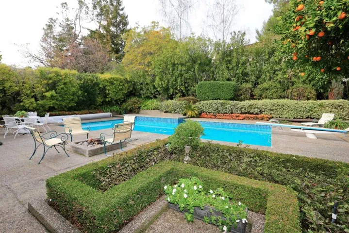 940 Continental Drive, Menlo Park, California 94025