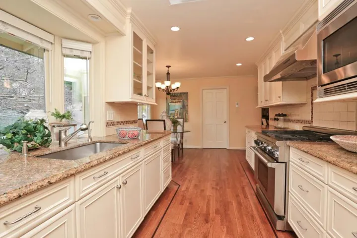 940 Continental Drive, Menlo Park, California 94025
