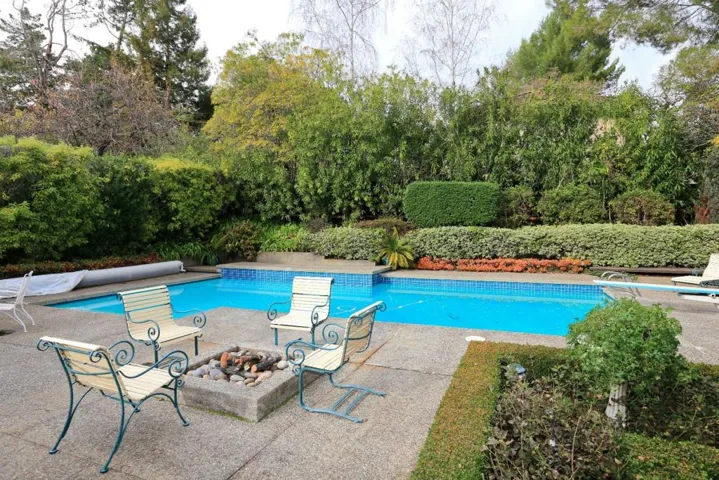 940 Continental Drive, Menlo Park, California 94025