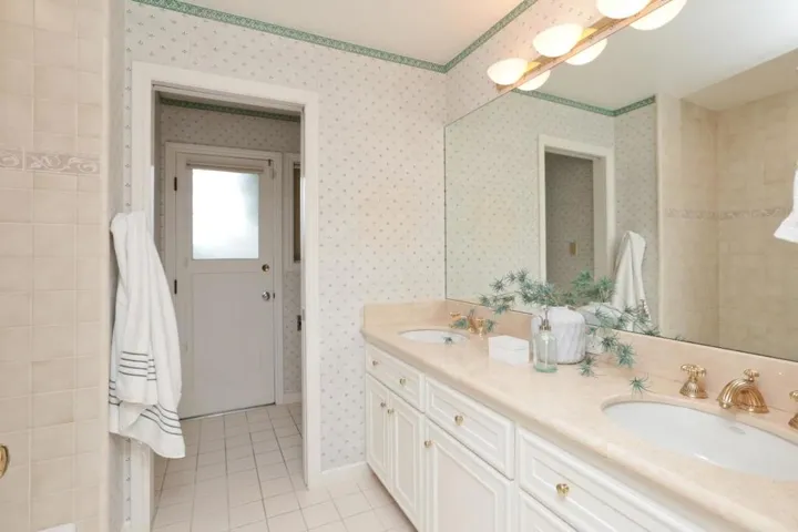 940 Continental Drive, Menlo Park, California 94025