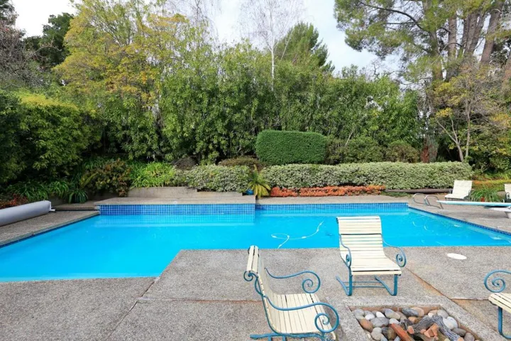 940 Continental Drive, Menlo Park, California 94025