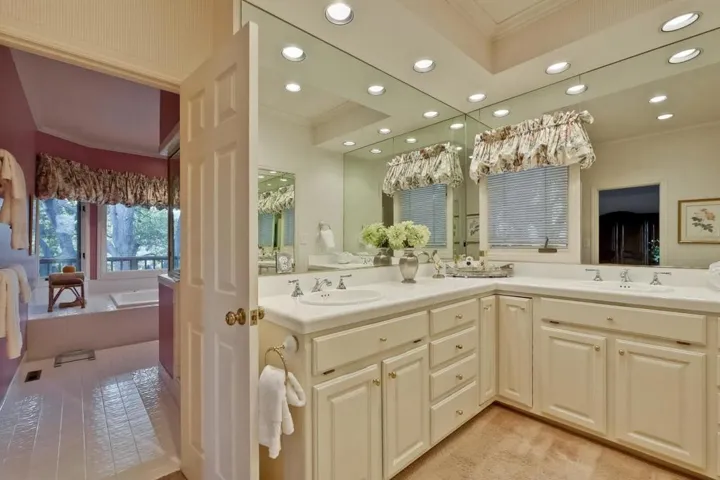 22338 Regnart Road, Cupertino, California 95014