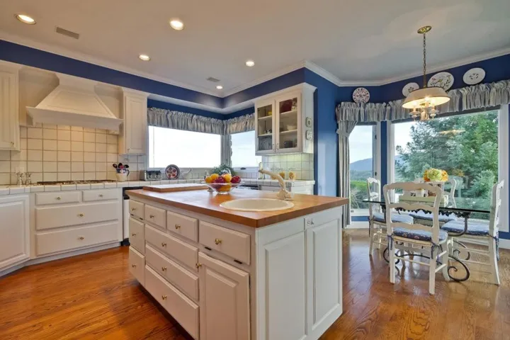 22338 Regnart Road, Cupertino, California 95014