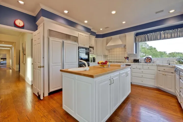 22338 Regnart Road, Cupertino, California 95014