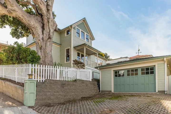 218 4th Street, Pacific Grove, California 93950