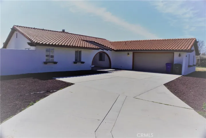15039 Flathead Road, Apple Valley, California 92307