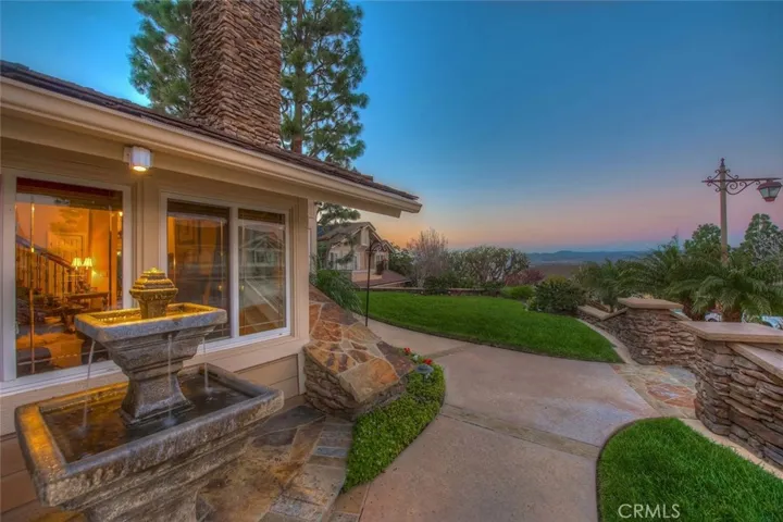 5850 E Trapper Trail, Anaheim Hills, California 92807