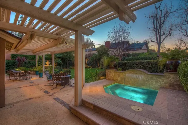 5850 E Trapper Trail, Anaheim Hills, California 92807