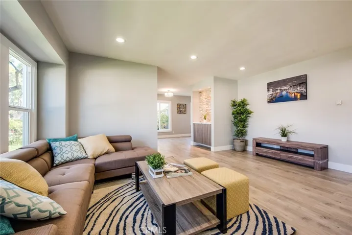 9514 Mills Avenue, Whittier, California 90603