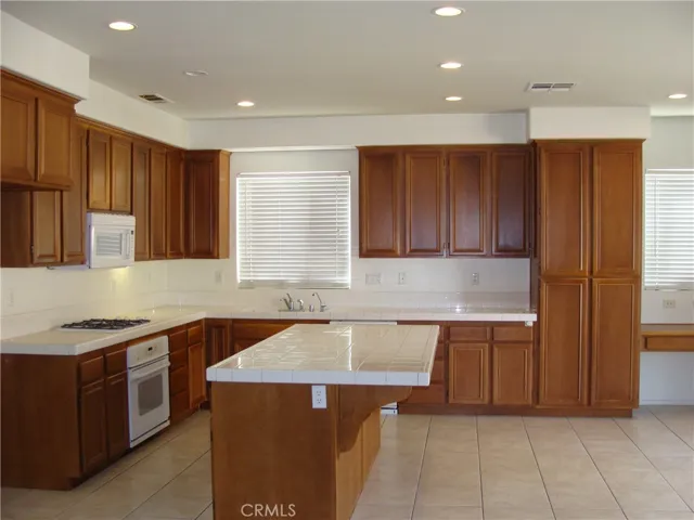 6515 Gold Dust Street, Eastvale, California 92880