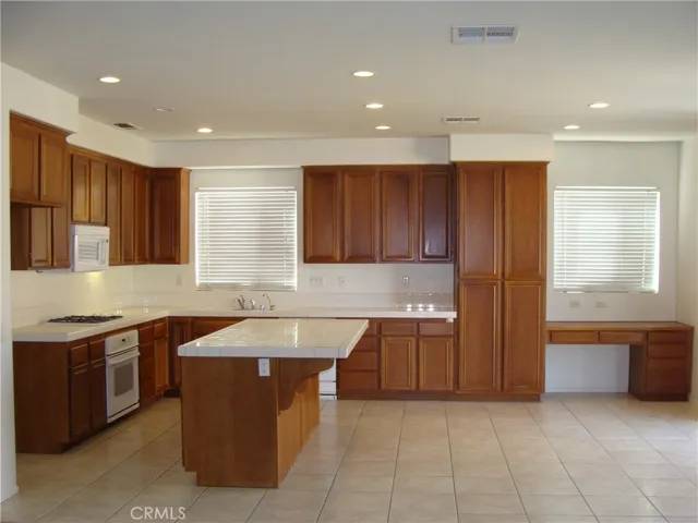 6515 Gold Dust Street, Eastvale, California 92880